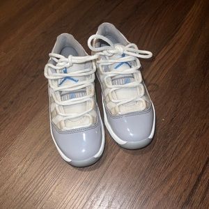 Toddler Jordan Retro 11 Grey and white